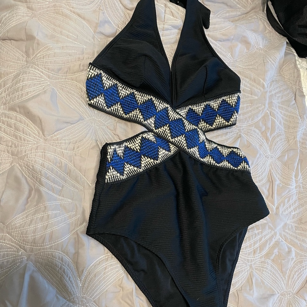 Cupshe Stylish Black and Blue One Piece